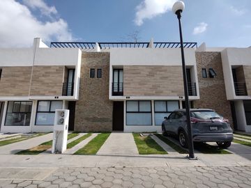 Casa en venta Fraccionamiento Laos! AMENIDADES CON ALBERCA!, Cuautlancingo, Pue.