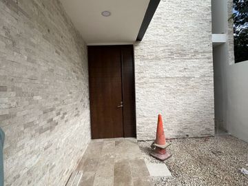 CASA VENTA MERIDA 3 RECAMARAS Y PISCINA EN PRIVADA CON AMENIDADES CONKAL