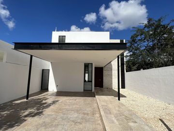 CASA VENTA MERIDA 3 RECAMARAS Y PISCINA EN PRIVADA CON AMENIDADES CONKAL