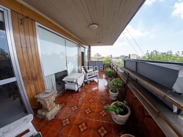 Departamento en Venta 4 ambientes con cochera en Flores
