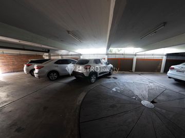 Departamento en Venta 4 ambientes con cochera en Flores