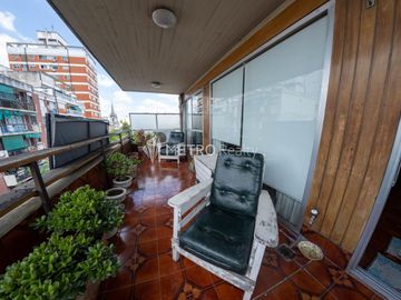 Departamento en Venta 4 ambientes con cochera en Flores