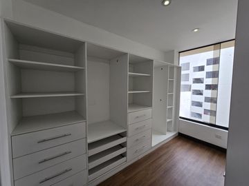 VENDO PENTHOUSE CON PISCINA EN MIRAFLORES