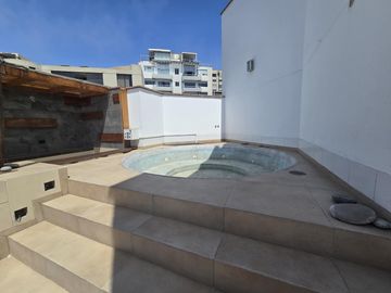 VENDO PENTHOUSE CON PISCINA EN MIRAFLORES