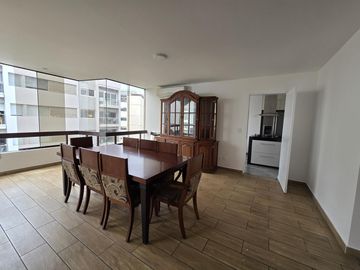 VENDO PENTHOUSE CON PISCINA EN MIRAFLORES