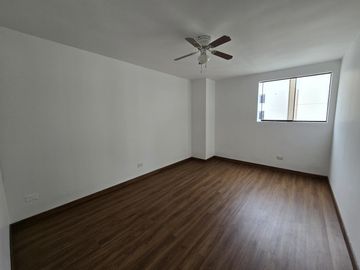 VENDO PENTHOUSE CON PISCINA EN MIRAFLORES