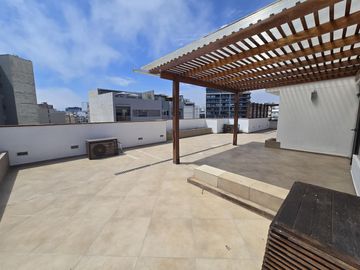 VENDO PENTHOUSE CON PISCINA EN MIRAFLORES
