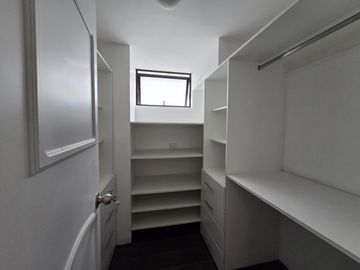 VENDO PENTHOUSE CON PISCINA EN MIRAFLORES