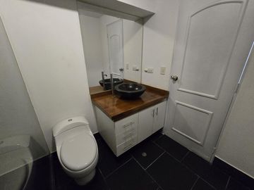 VENDO PENTHOUSE CON PISCINA EN MIRAFLORES