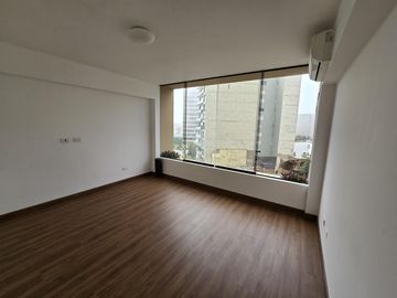 VENDO PENTHOUSE CON PISCINA EN MIRAFLORES