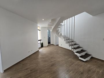 VENDO PENTHOUSE CON PISCINA EN MIRAFLORES