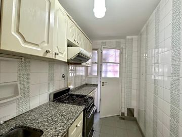 Departamento 3 ambientes con cochera en Recoleta