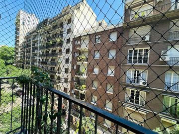 Departamento 3 ambientes con cochera en Recoleta