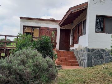 Casa en venta - 2 Dormitorios 1 Baño - Cochera - 1.200Mts2 - Córdoba