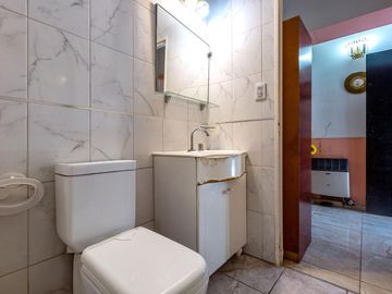 VENTA/PERMUTA - 2 Casas una PB de 2 dormitorios y otra PA de 1 dormitorio. Zona Sur, Rosario.