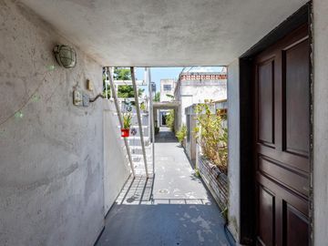 VENTA/PERMUTA - 2 Casas una PB de 2 dormitorios y otra PA de 1 dormitorio. Zona Sur, Rosario.