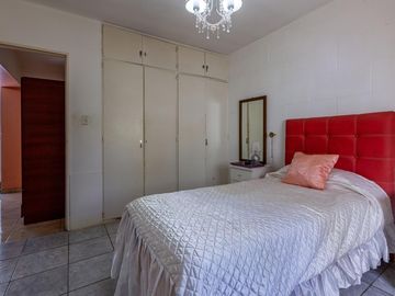 VENTA/PERMUTA - 2 Casas una PB de 2 dormitorios y otra PA de 1 dormitorio. Zona Sur, Rosario.