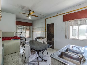 VENTA/PERMUTA - 2 Casas una PB de 2 dormitorios y otra PA de 1 dormitorio. Zona Sur, Rosario.