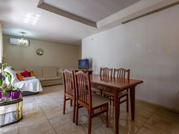 VENTA/PERMUTA - 2 Casas una PB de 2 dormitorios y otra PA de 1 dormitorio. Zona Sur, Rosario.
