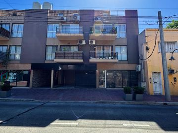 Departamento de tres ambientes  con cochera en venta en San Fernando