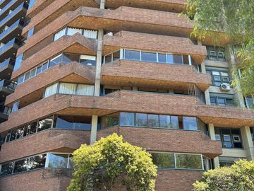 NUEVA CÓRDOBA*EXCLUSIVO SEMIPISO FRENTE AL PARQUE SARMIENTO – 3 DORM   2 COCHERAS