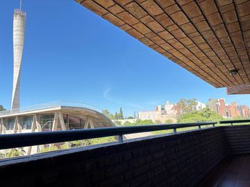 NUEVA CÓRDOBA*EXCLUSIVO SEMIPISO FRENTE AL PARQUE SARMIENTO – 3 DORM   2 COCHERAS