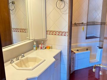 NUEVA CÓRDOBA*EXCLUSIVO SEMIPISO FRENTE AL PARQUE SARMIENTO – 3 DORM   2 COCHERAS