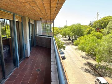 NUEVA CÓRDOBA*EXCLUSIVO SEMIPISO FRENTE AL PARQUE SARMIENTO – 3 DORM   2 COCHERAS
