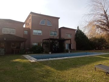 VENTA. Casa al agua en Barrio Cerrado Altamira, Rincón de Milberg, TIgre