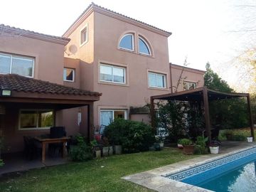 VENTA. Casa al agua en Barrio Cerrado Altamira, Rincón de Milberg, TIgre