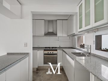 Departamento tipo Casa en  Venta 2 Amb con Jardin-Parrilla-1 Cochera-Colegiales
