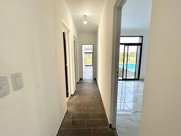 Venta Casa 4 Ambientes Con Pileta Medal Country Club