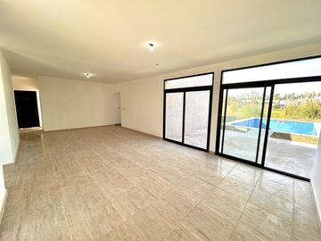 Venta Casa 4 Ambientes Con Pileta Medal Country Club