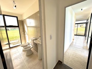 Venta Casa 4 Ambientes Con Pileta Medal Country Club