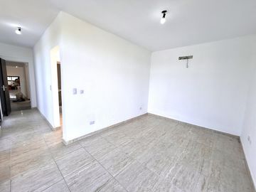 Venta Casa 4 Ambientes Con Pileta Medal Country Club
