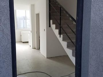 Casa en Olivos-Maipu/Uzal - triplex 5 ambientes - 147 m2