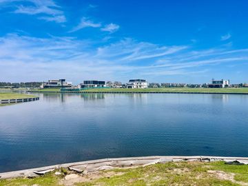 Nuevo ingreso, lote en venta en Puentes con doble espejo de laguna