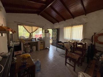 Casa en  venta en el Delta de Tigre con frente al Río Carapachay