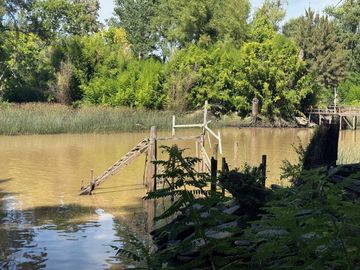 Casa en  venta en el Delta de Tigre con frente al Río Carapachay