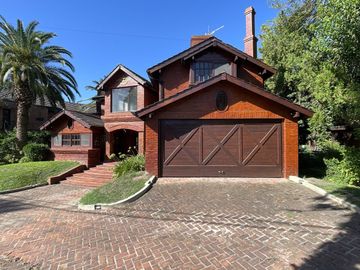 Casa en Venta en Nautico Escobar - Con Piscina
