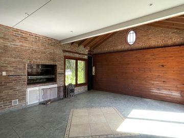 Casa en Venta en Nautico Escobar - Con Piscina