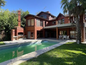 Casa en Venta en Nautico Escobar - Con Piscina