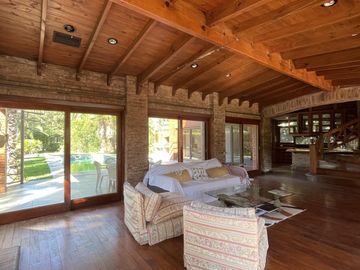 Casa en Venta en Nautico Escobar - Con Piscina