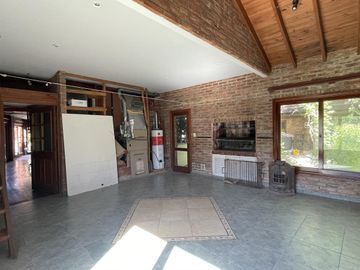 Casa en Venta en Nautico Escobar - Con Piscina
