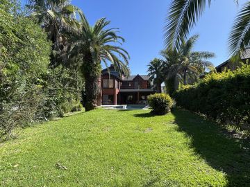 Casa en Venta en Nautico Escobar - Con Piscina