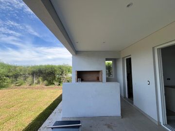 CASA EN ALQUILER - LA RESERVA CARDALES