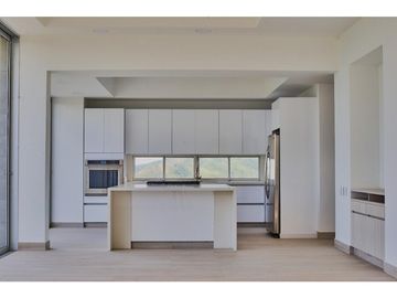 VENTA CASA LUXURY CONDOMINIO DE DAPA