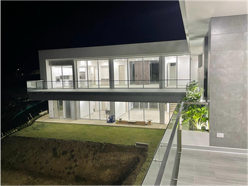 VENTA CASA LUXURY CONDOMINIO DE DAPA