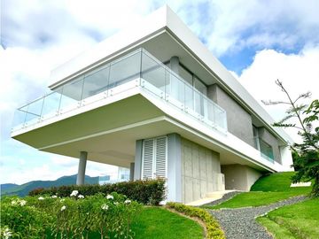 VENTA CASA LUXURY CONDOMINIO DE DAPA