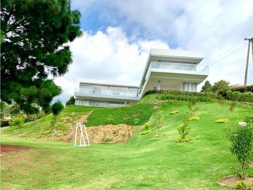 VENTA CASA LUXURY CONDOMINIO DE DAPA